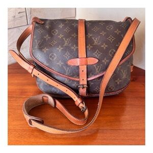 Vintage Louis Vuitton Monogram Saumur Shoulder Bag Size 30 Crossbody Satchel